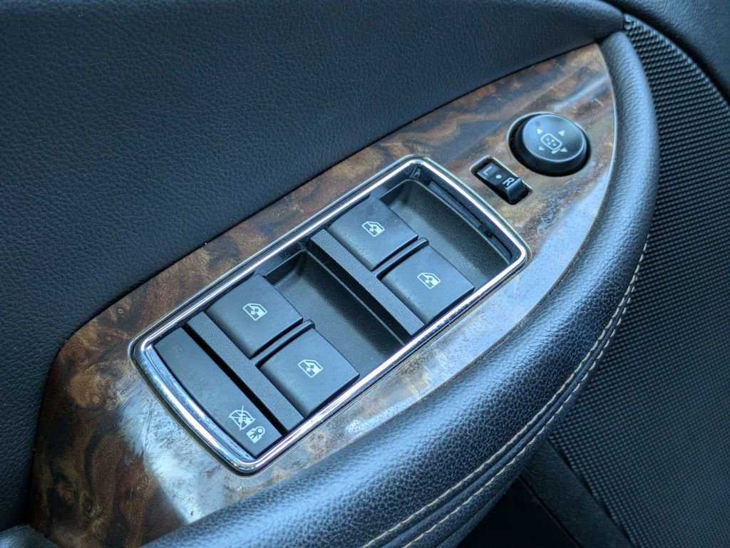 Used 2015 Chevrolet Impala LTZ FWD image 30
