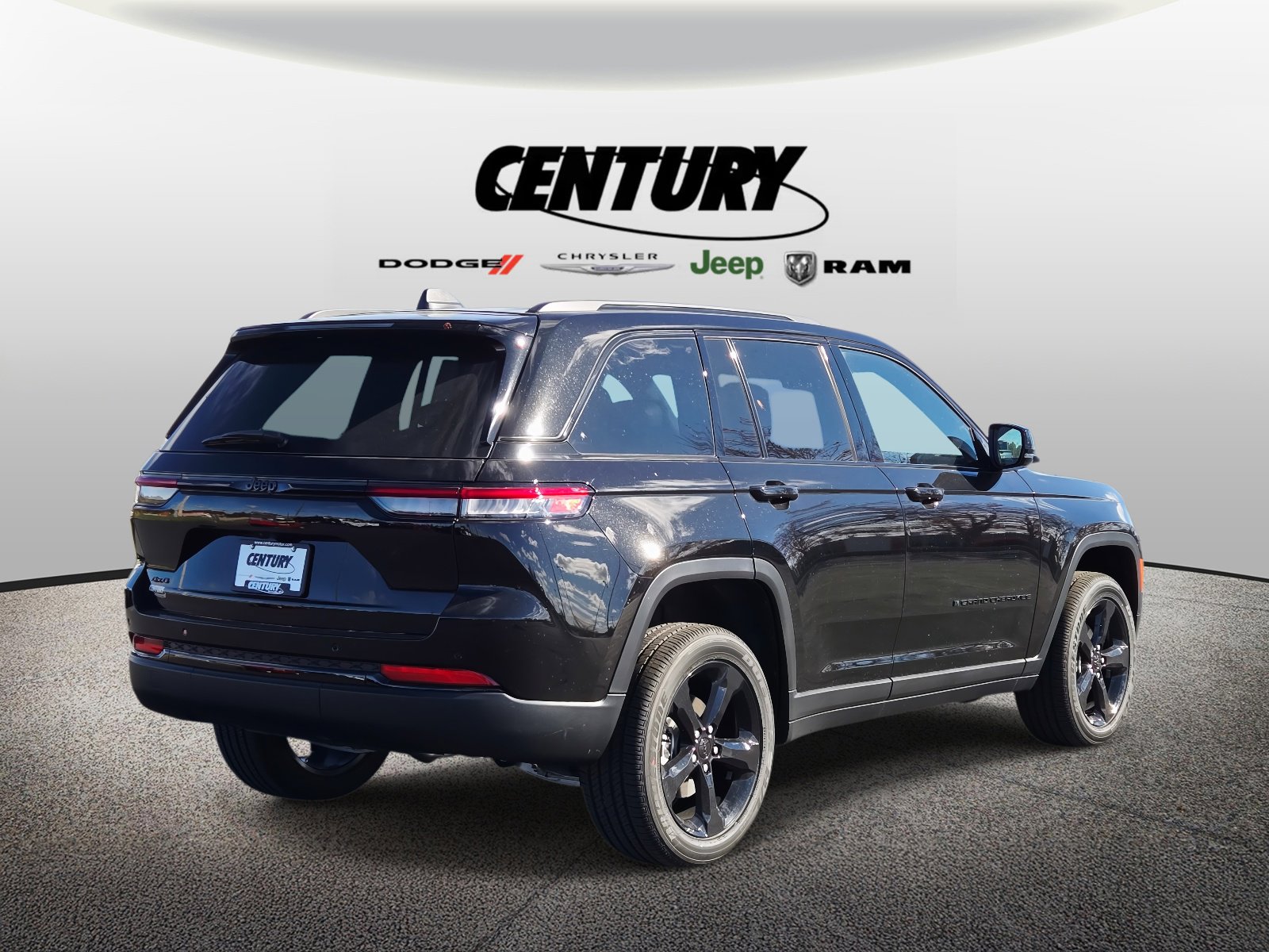 New 2025 Jeep Grand Cherokee Altitude image 3