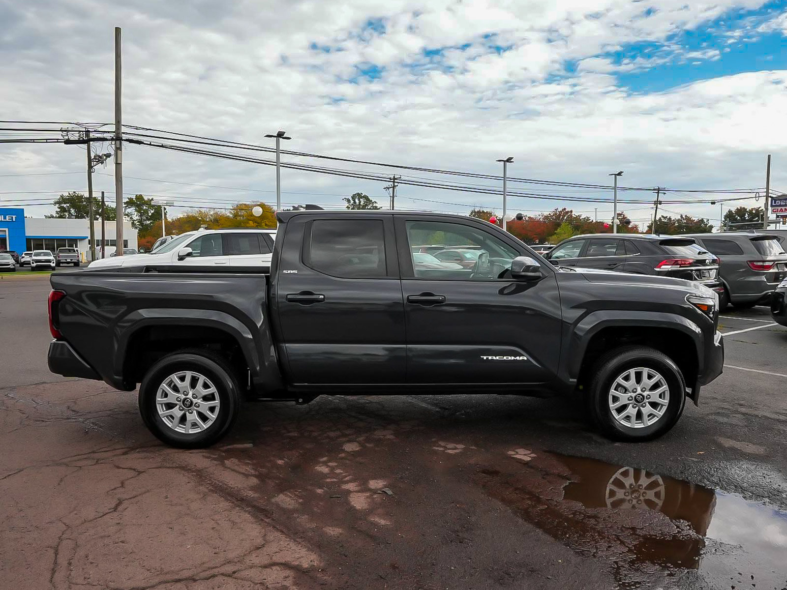 Used 2024 Toyota Tacoma SR5 AWD/4WD image 7