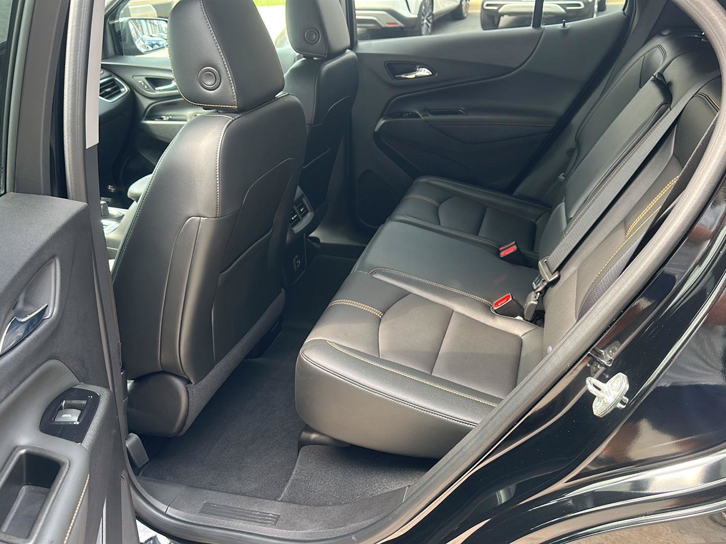 Used 2024 Chevrolet Equinox Premier FWD image 17