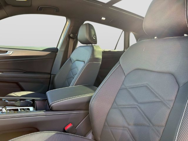 Used 2026 Volkswagen Atlas Cross Sport SE FWD image 19