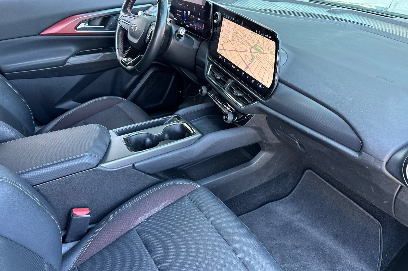 Used 2024 Chevrolet Equinox EV RS FWD image 19