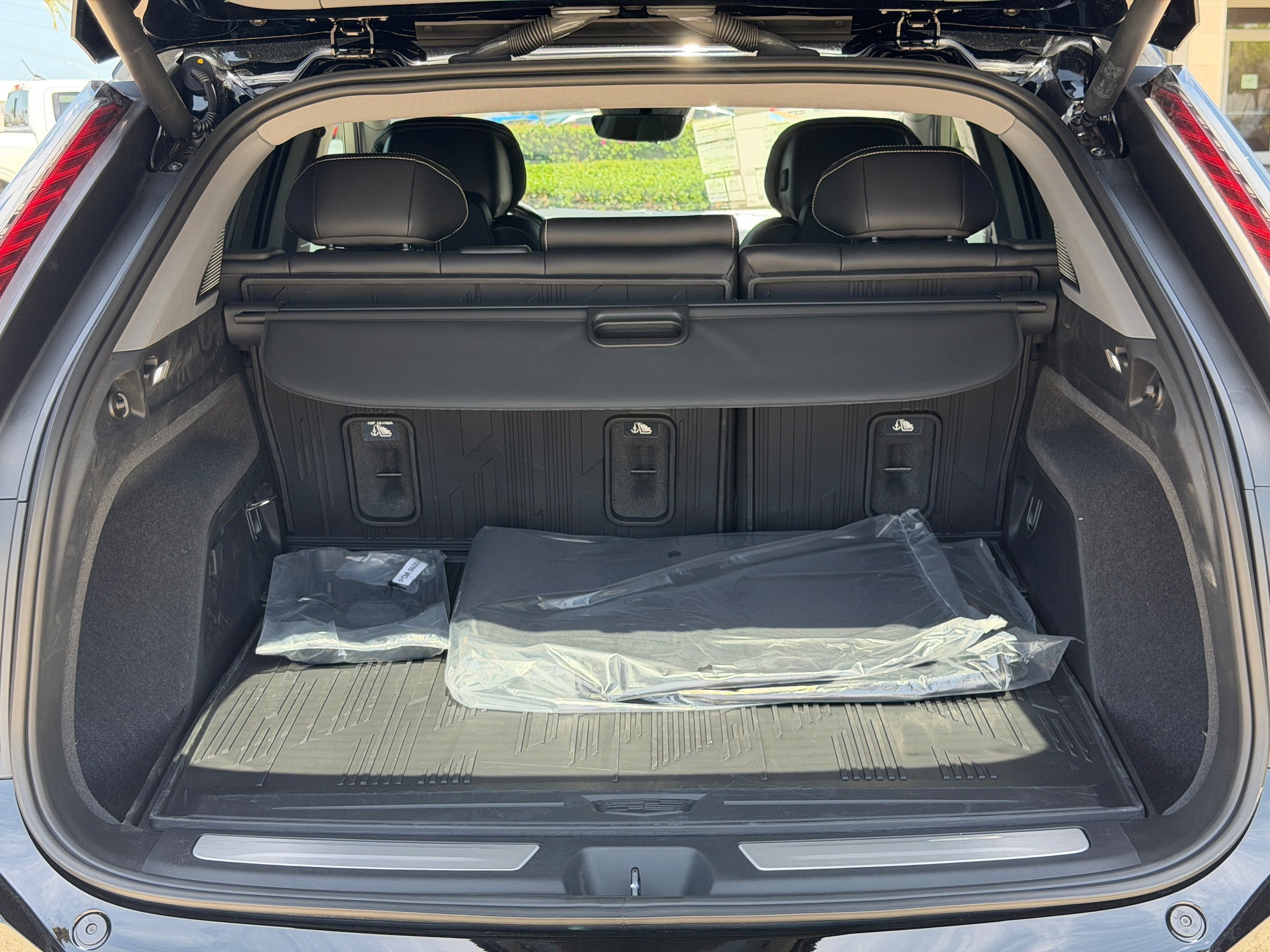 New 2026 Cadillac Optiq Sport 2 w/ LPO, Floor Liner Package AWD/4WD image 10
