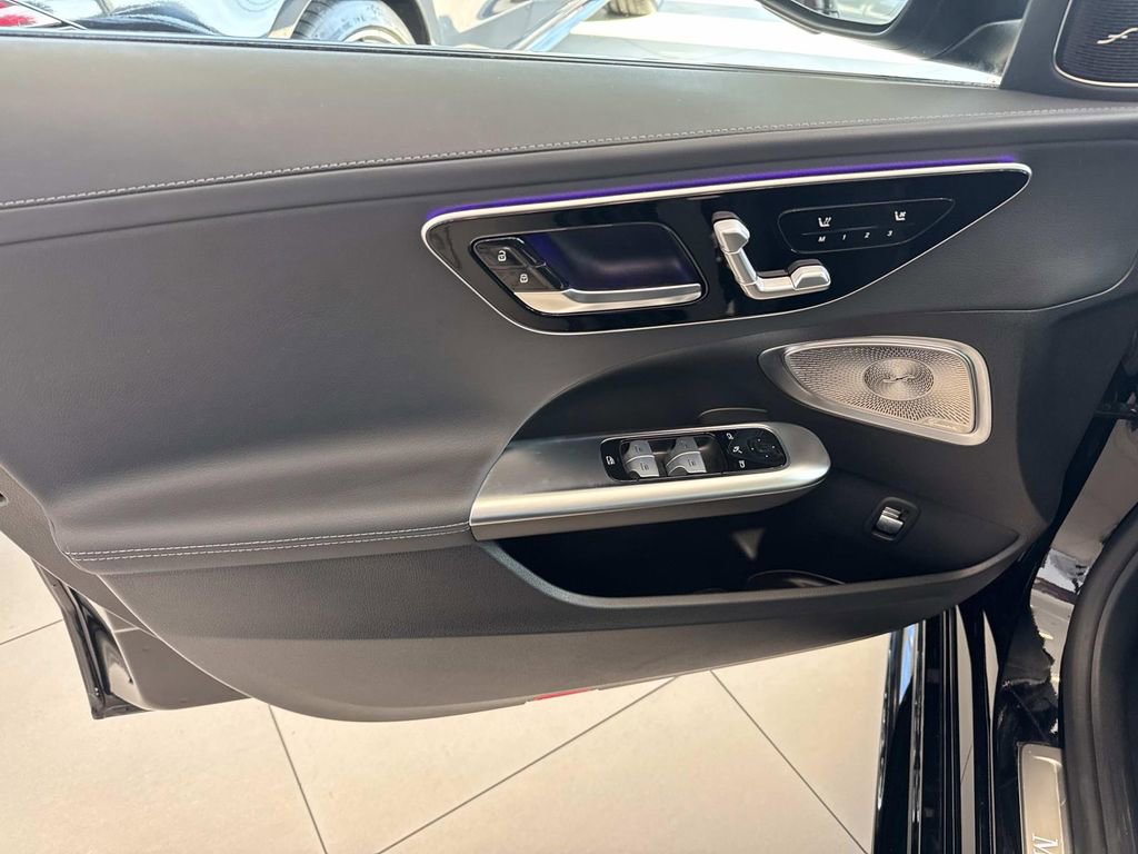 Used 2024 Mercedes-Benz C 300 Sedan image 19