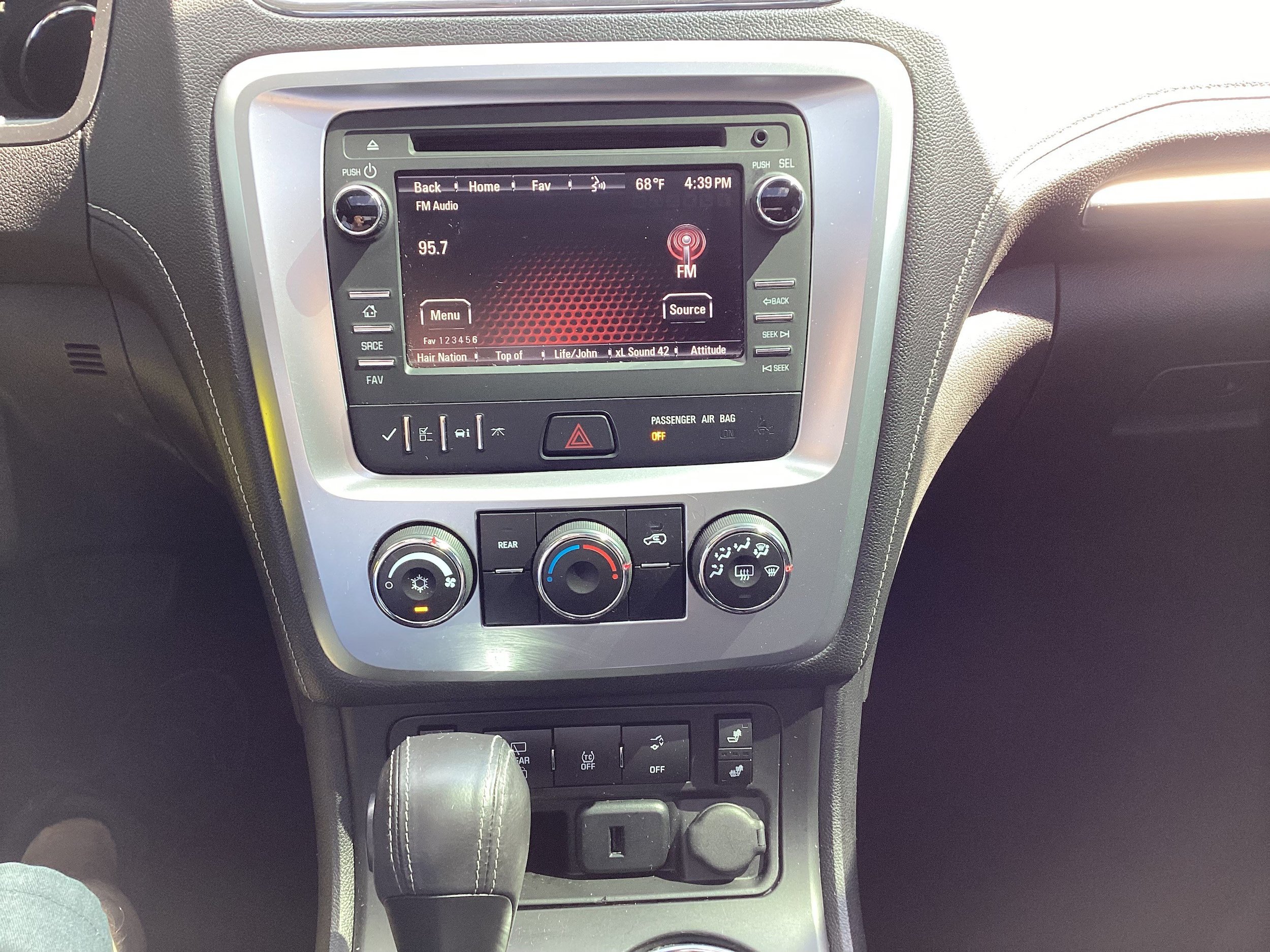 Used 2016 GMC Acadia SLE FWD image 21