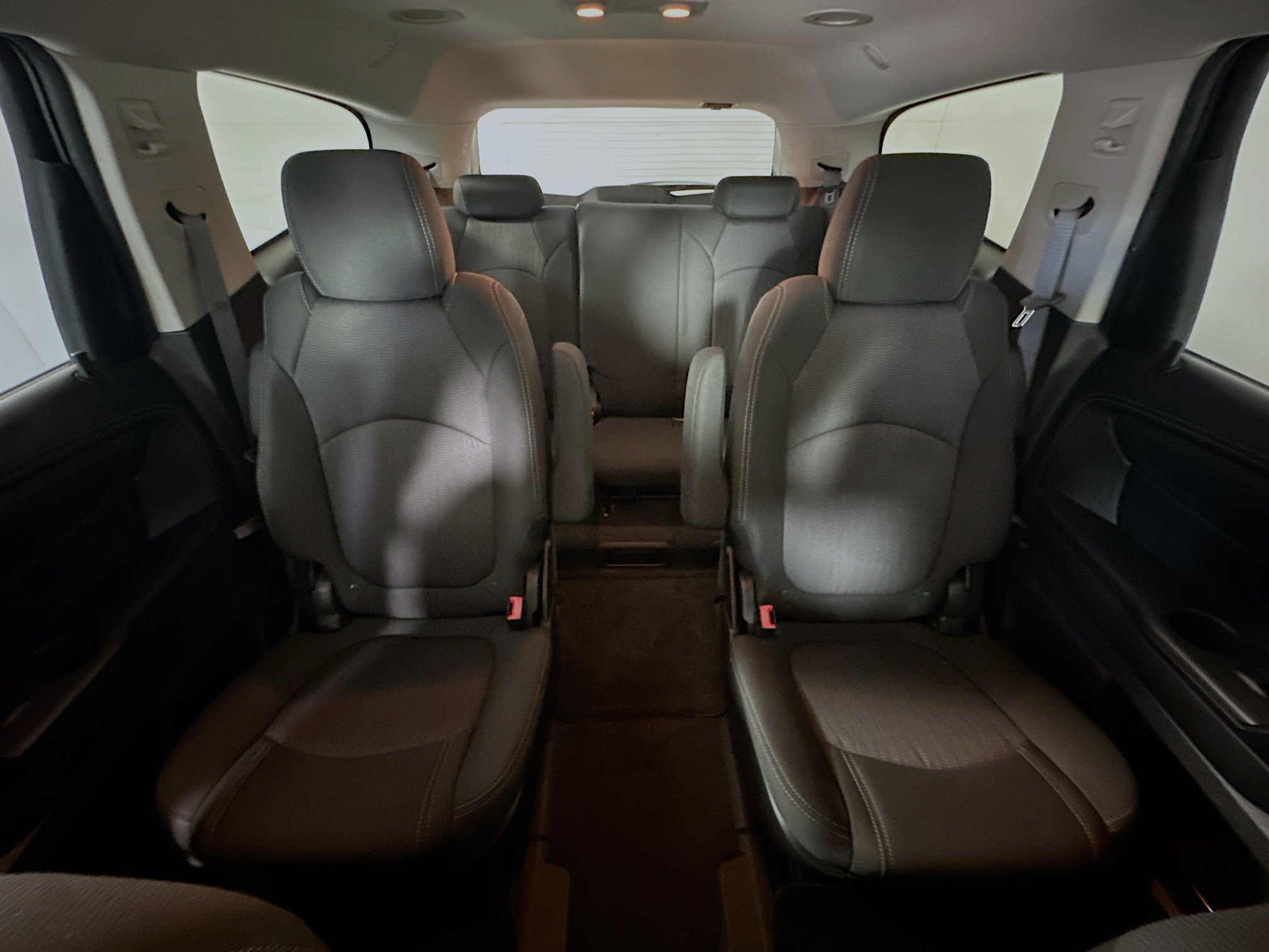 Used 2013 Chevrolet Traverse LT FWD image 29