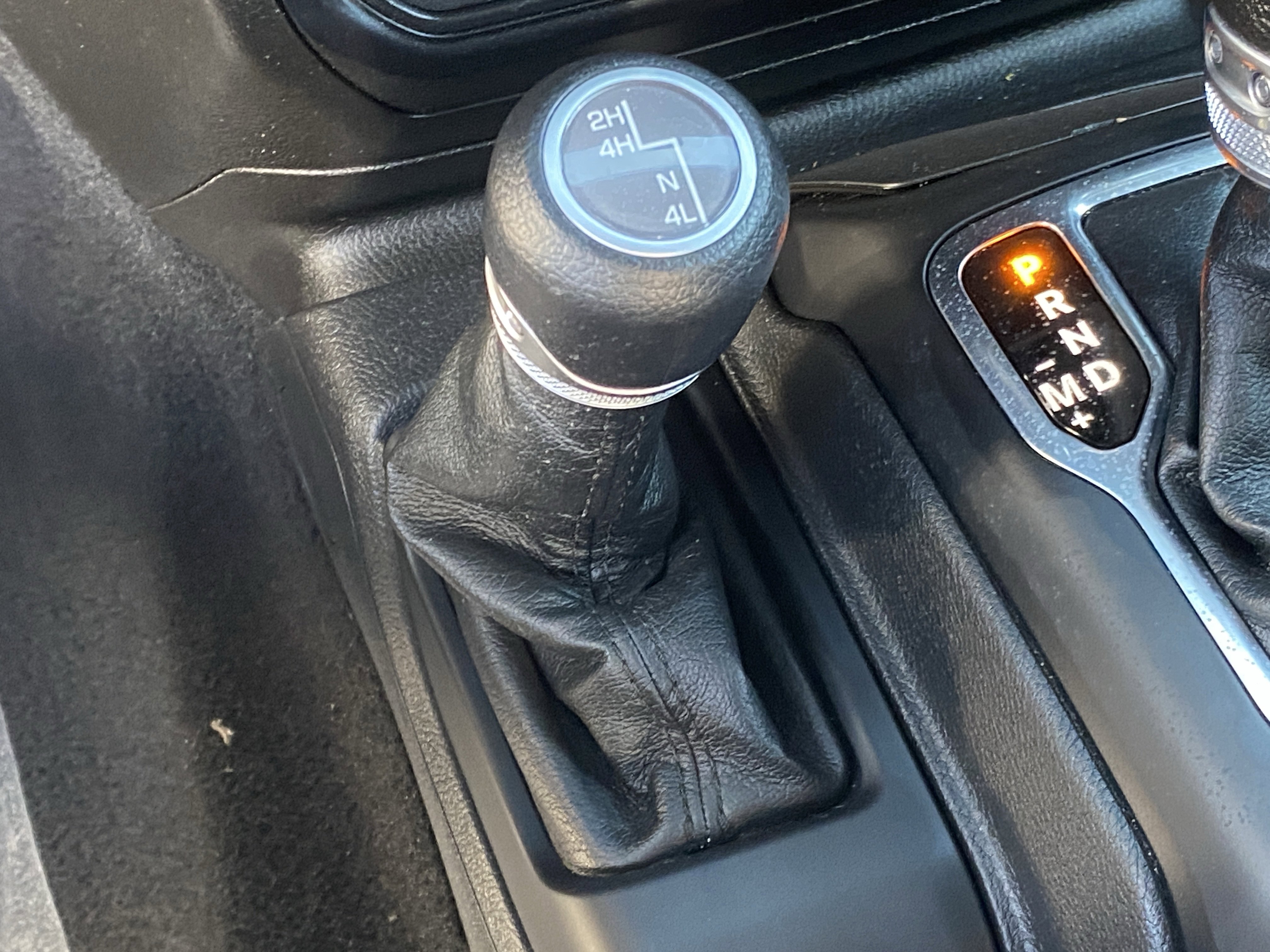 Used 2023 Jeep Wrangler Sport image 22