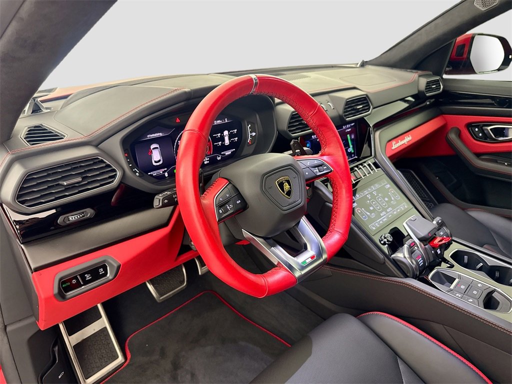 Used 2024 Lamborghini Urus S image 9