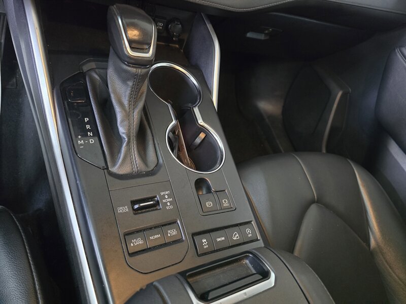Used 2021 Toyota Highlander XLE image 23