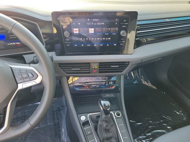 Certified 2026 Volkswagen Jetta SE FWD image 22