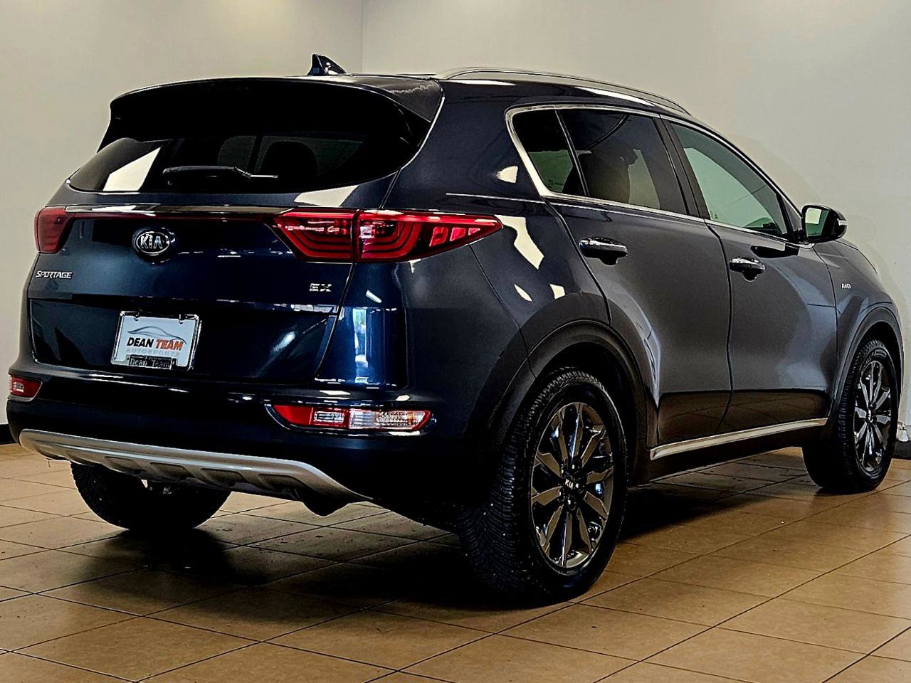 Used 2018 Kia Sportage EX w/ EX Sport Appearance Package image 4