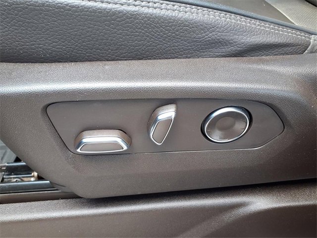 Used 2021 GMC Yukon Denali w/ Denali Premium Package image 49