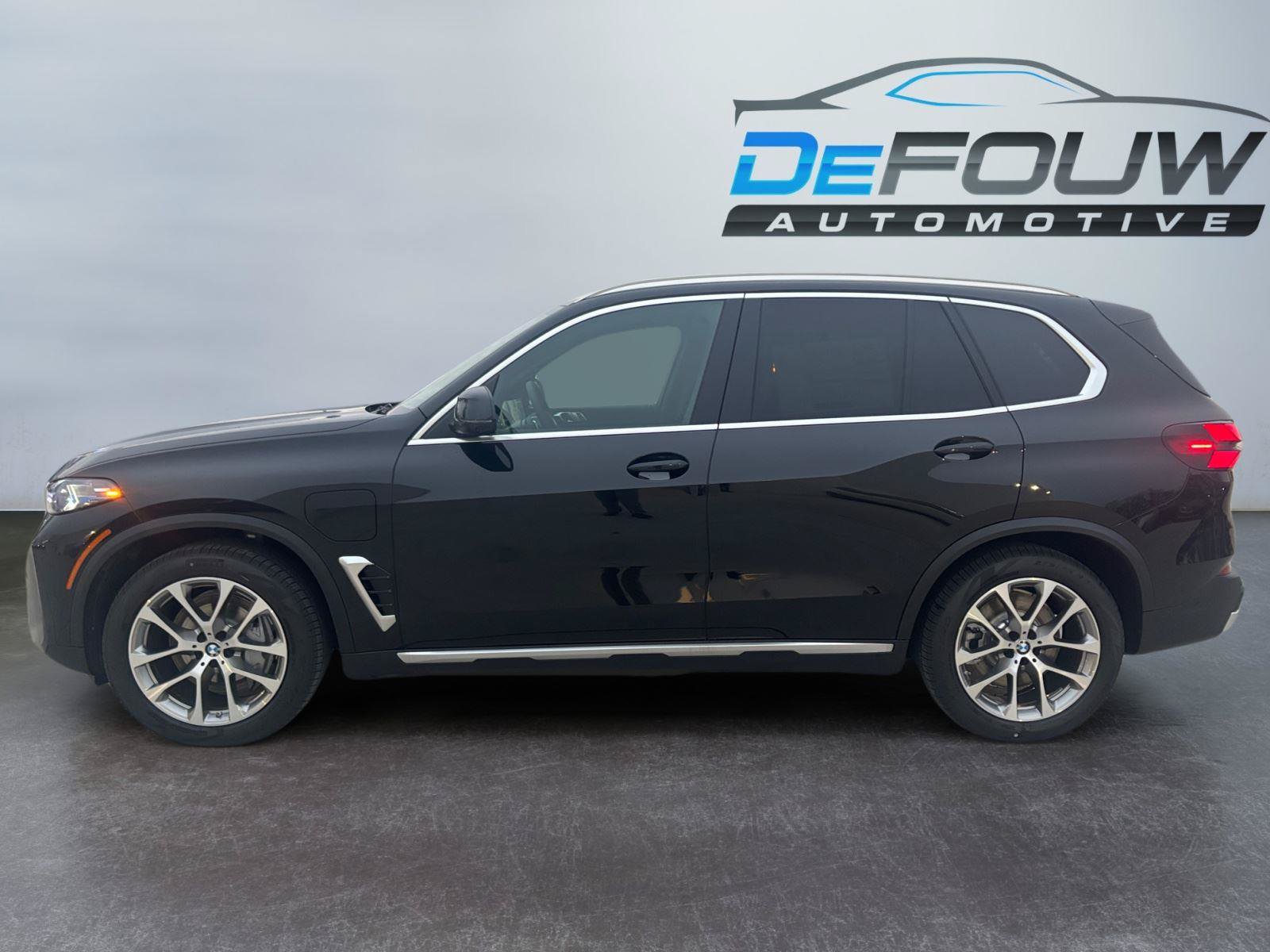 New 2026 BMW X5 xDrive50e w/ Climate Comfort Package AWD/4WD image 18