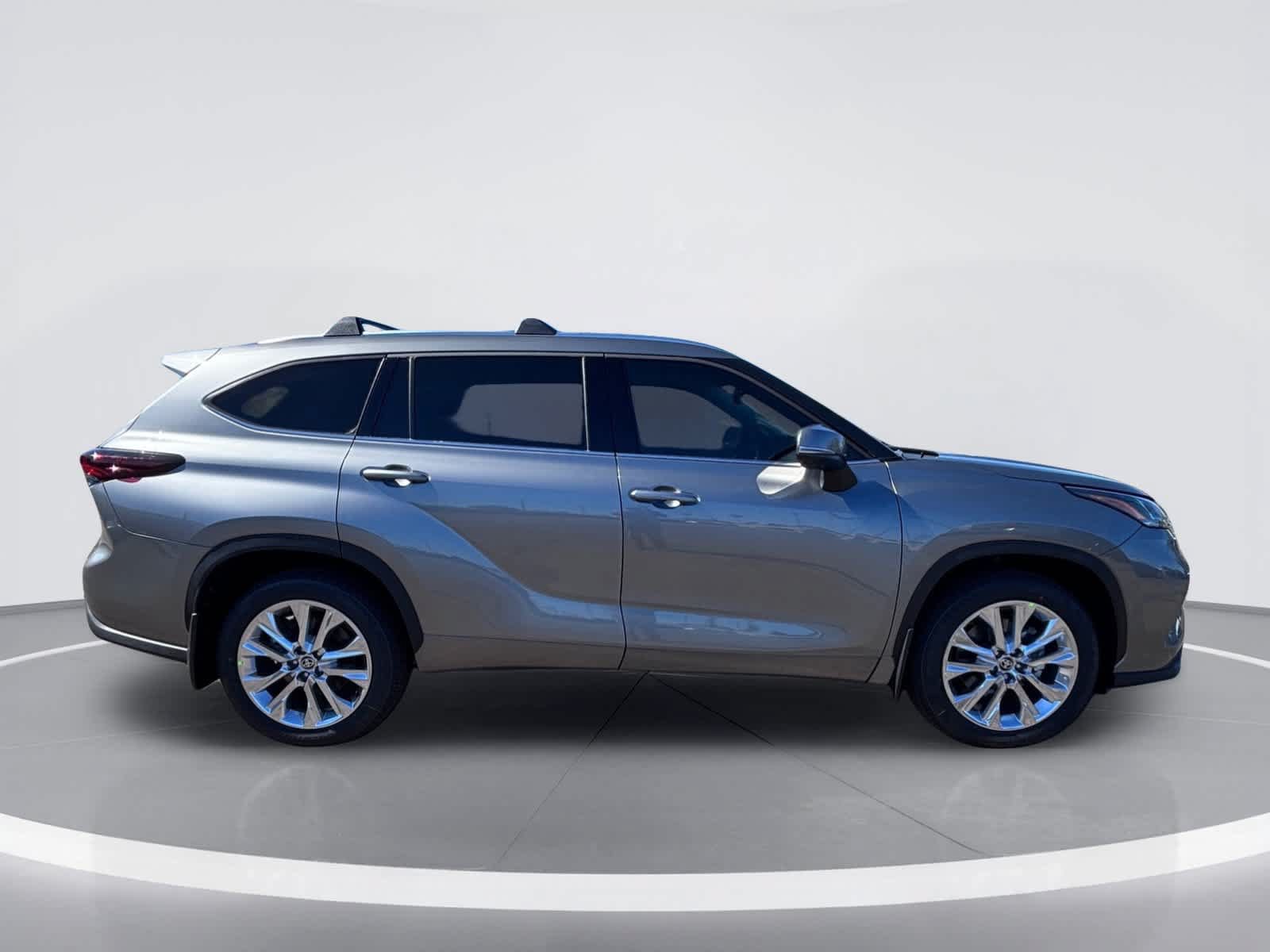 New 2026 Toyota Highlander Limited AWD/4WD image 8