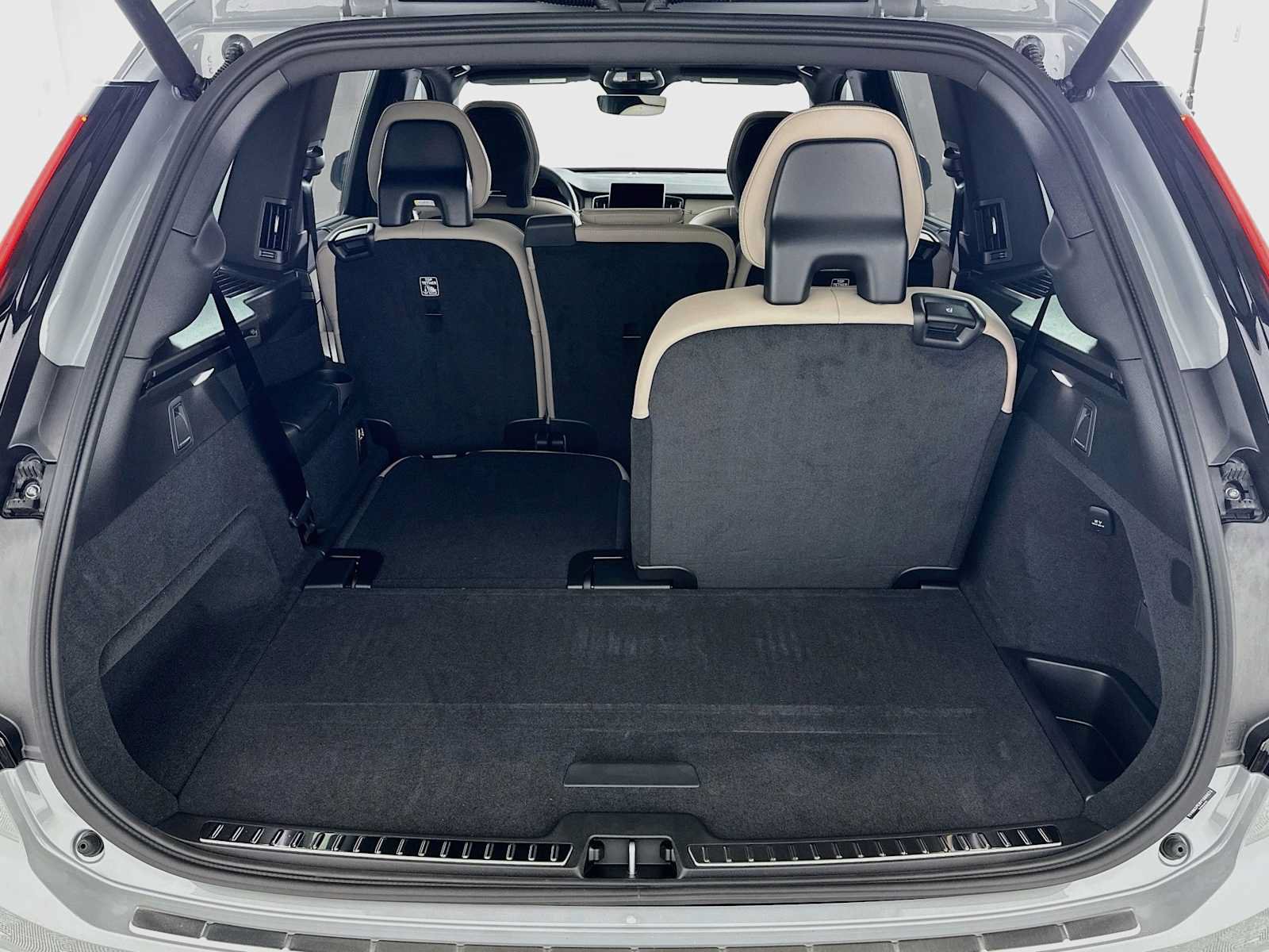 New 2027 Volvo XC90 B6 Plus AWD/4WD image 24