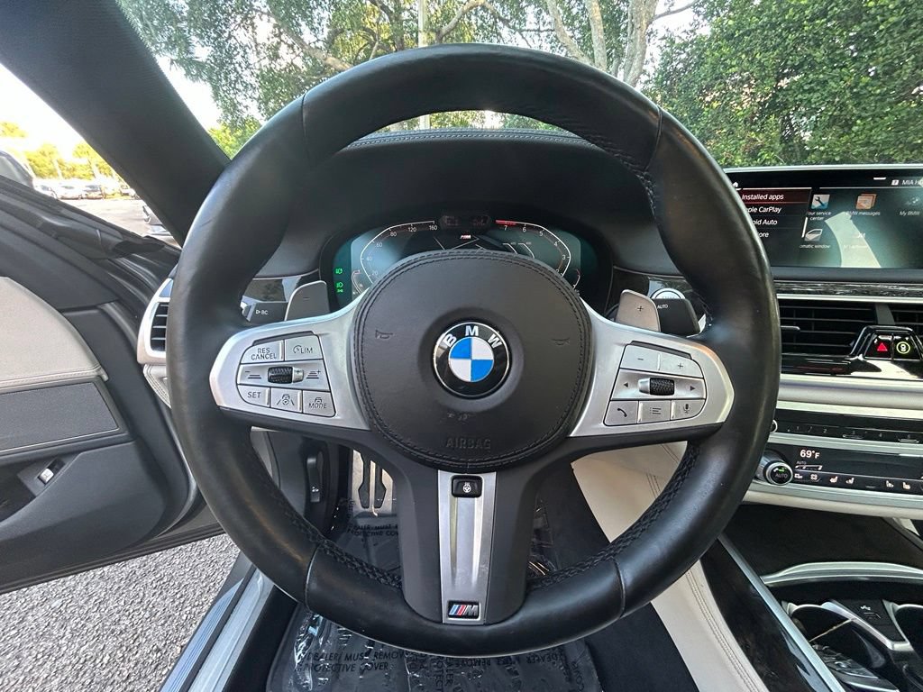 Used 2022 BMW 740i w/ M Sport Package RWD image 16