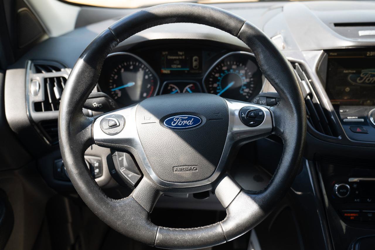 Used 2015 Ford Escape Titanium w/ Equipment Group 301A AWD/4WD image 35