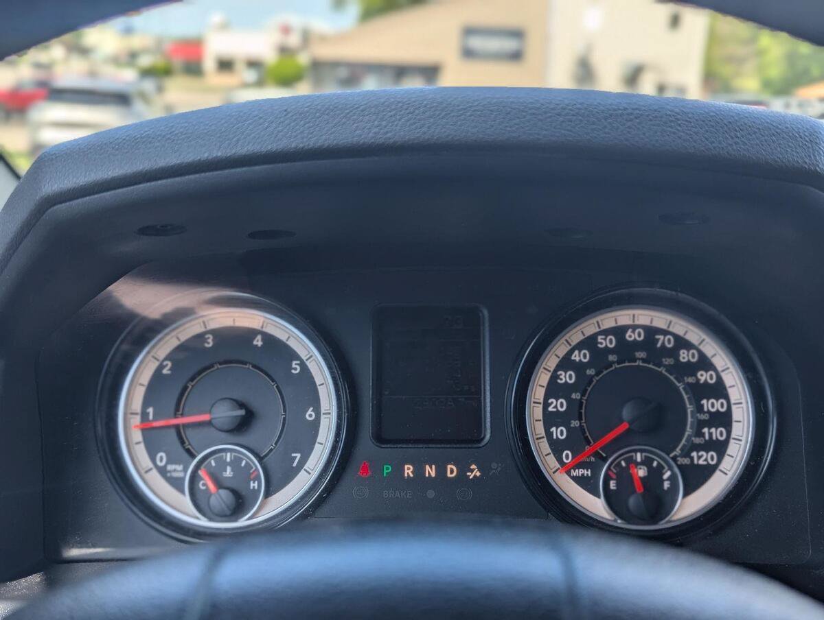 Used 2017 RAM 1500 Express AWD/4WD image 21