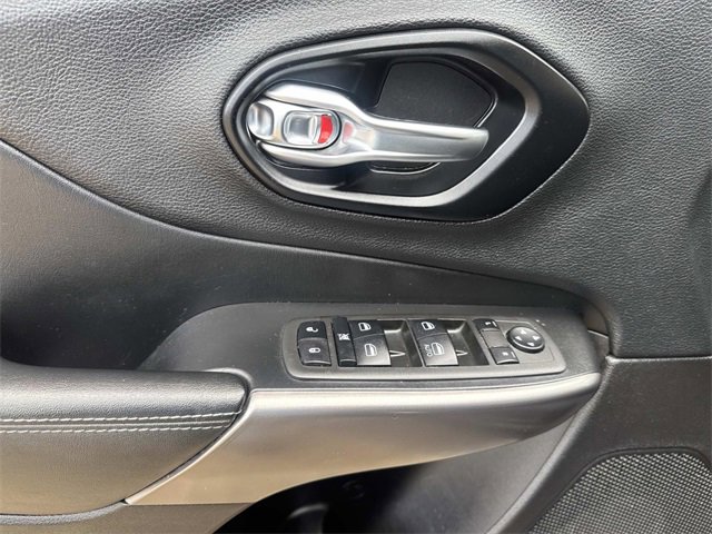 Used 2021 Jeep Cherokee Latitude image 25