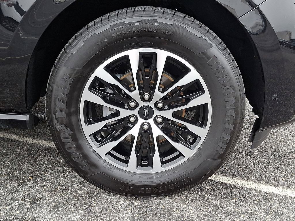 Certified 2025 Ford Expedition Max Platinum image 8