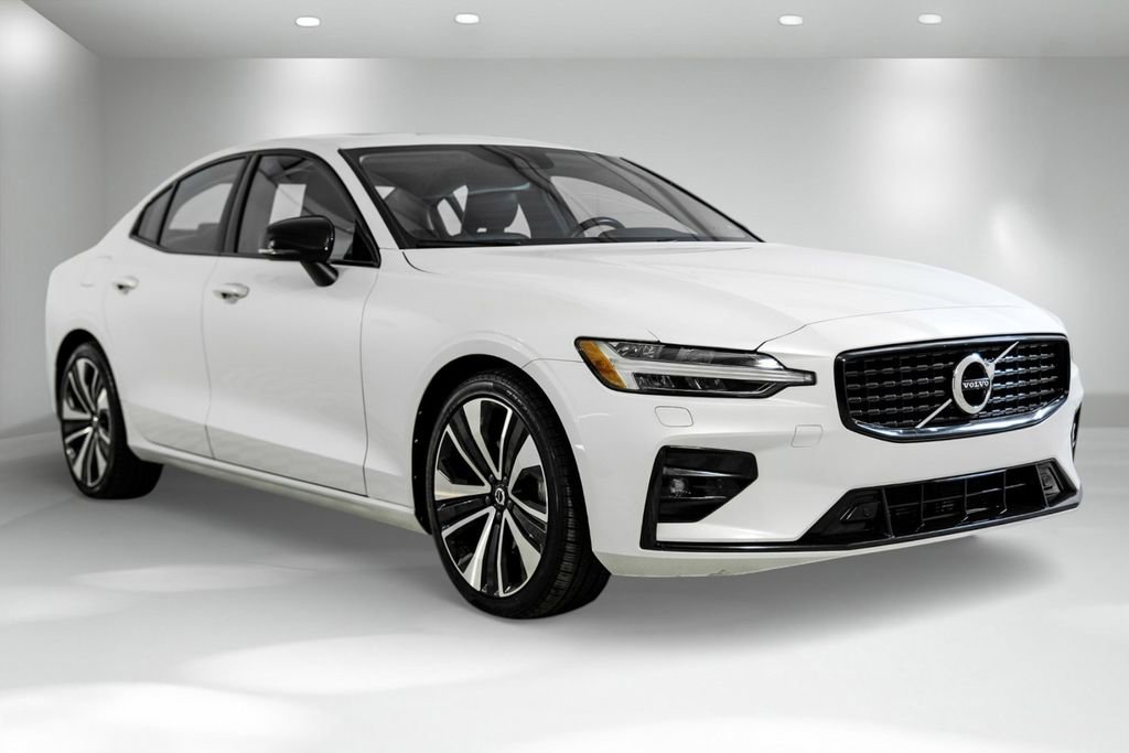 Used 2022 Volvo S60 B5 Inscription image 8