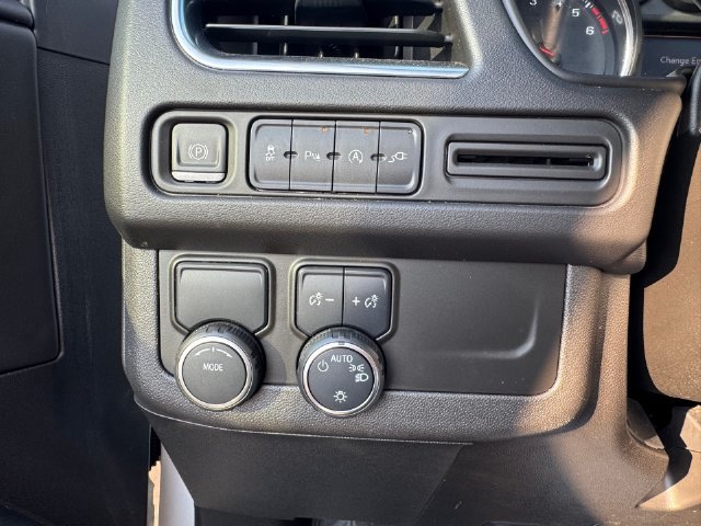 Used 2021 Chevrolet Suburban LT w/ Rear Media and Nav Package RWD image 19