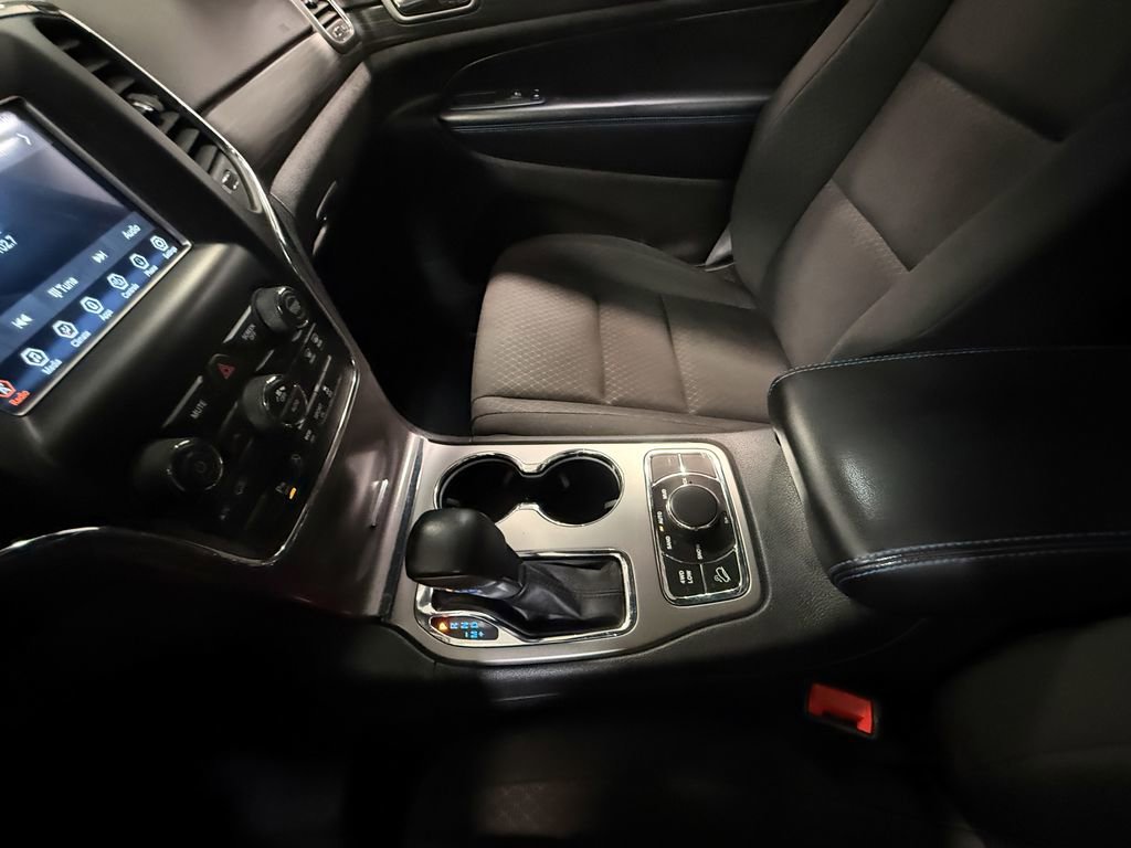 Used 2019 Jeep Grand Cherokee Laredo AWD/4WD image 83