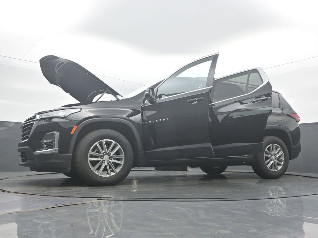 Used 2023 Chevrolet Traverse LT image 61