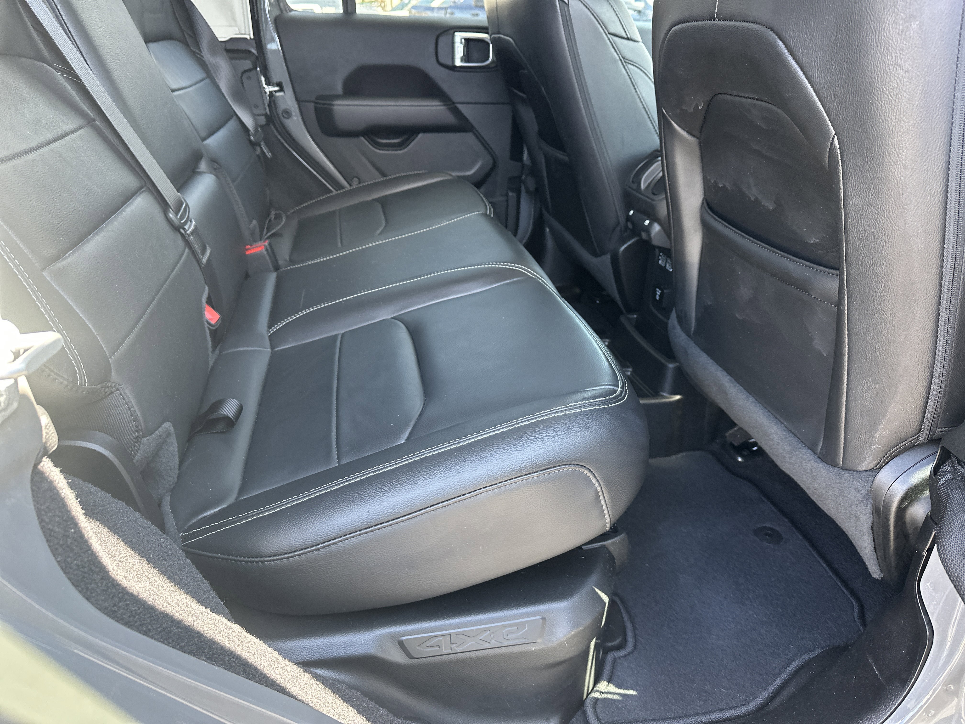 Used 2021 Jeep Wrangler Unlimited Sahara w/ Cold Weather Group image 18