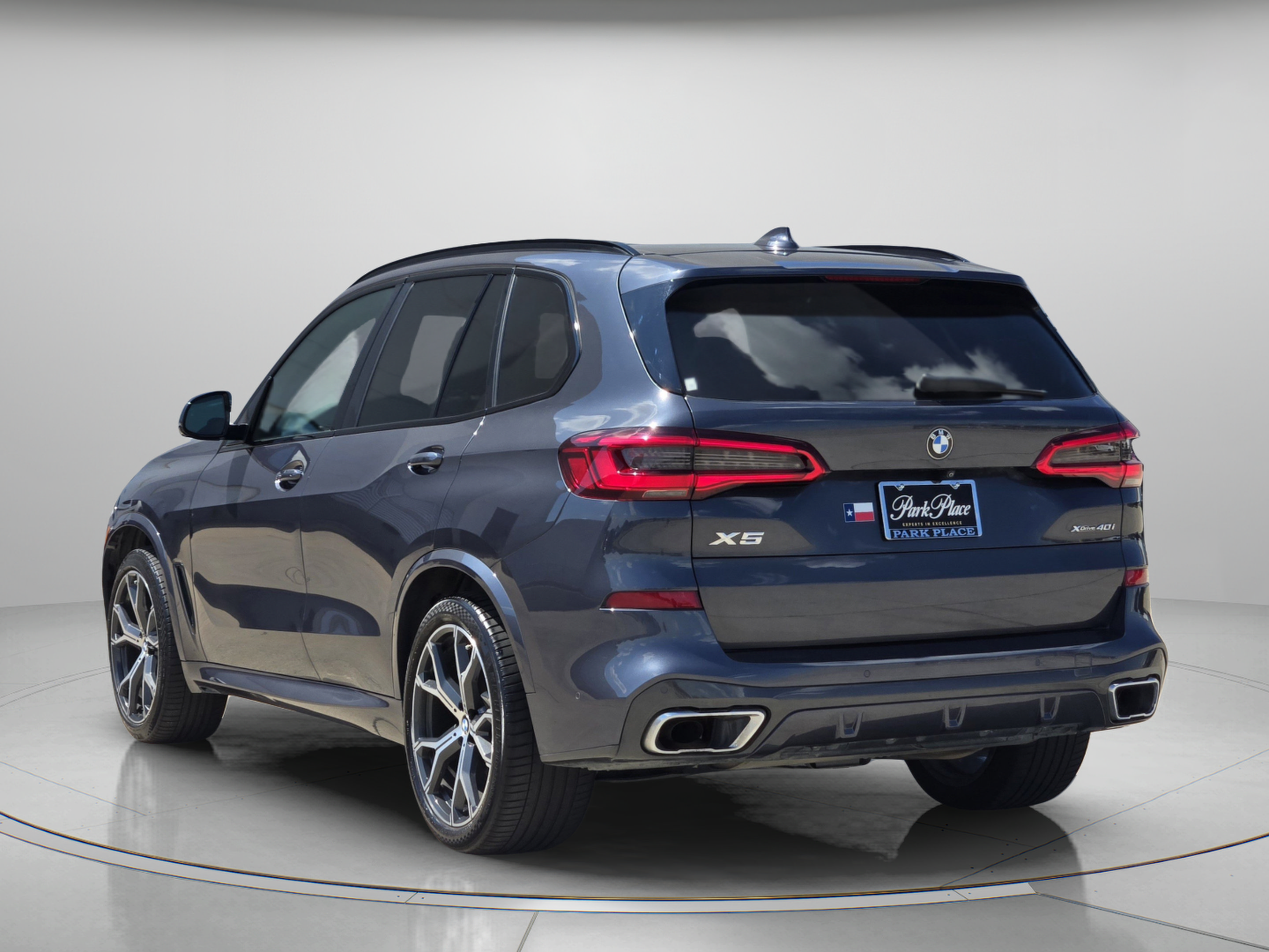 Used 2019 BMW X5 xDrive40i w/ M Sport Package AWD/4WD image 3