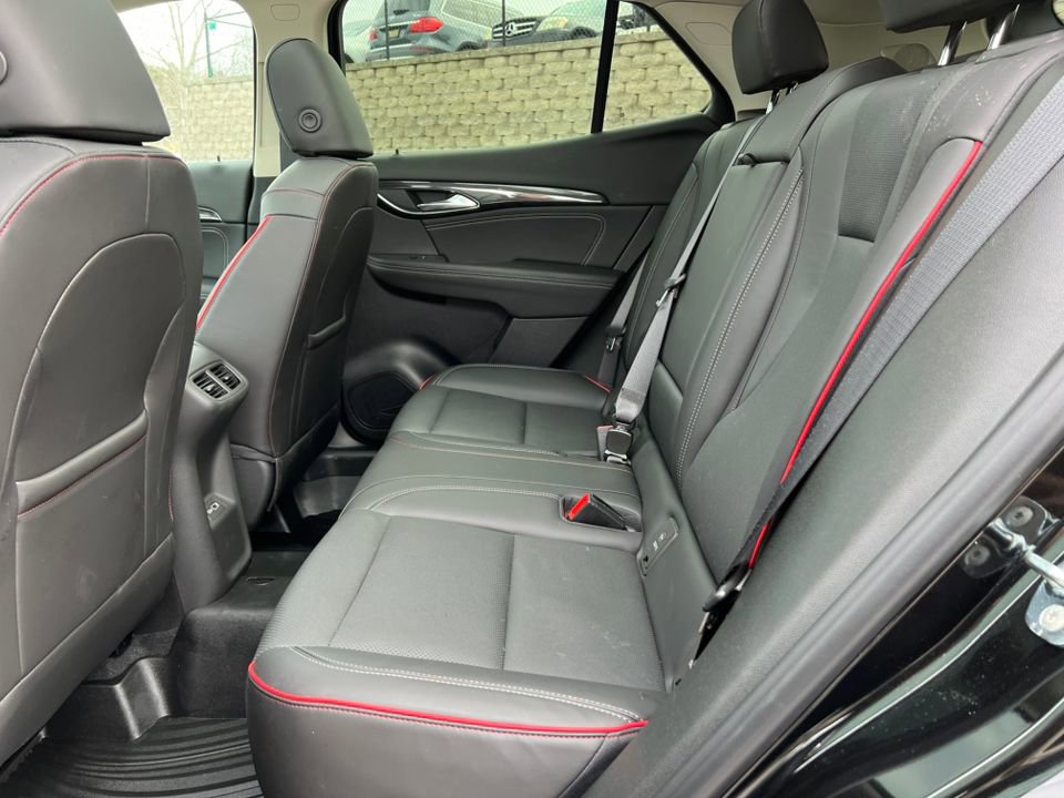 Used 2023 Buick Envision Essence w/ Technology Package I image 4