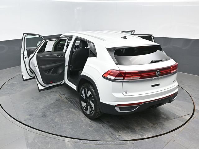 Used 2025 Volkswagen Atlas Cross Sport SE image 22