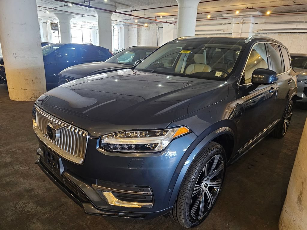 Certified 2025 Volvo XC90 T8 Plus w/ Protection Package Premier AWD/4WD image 1