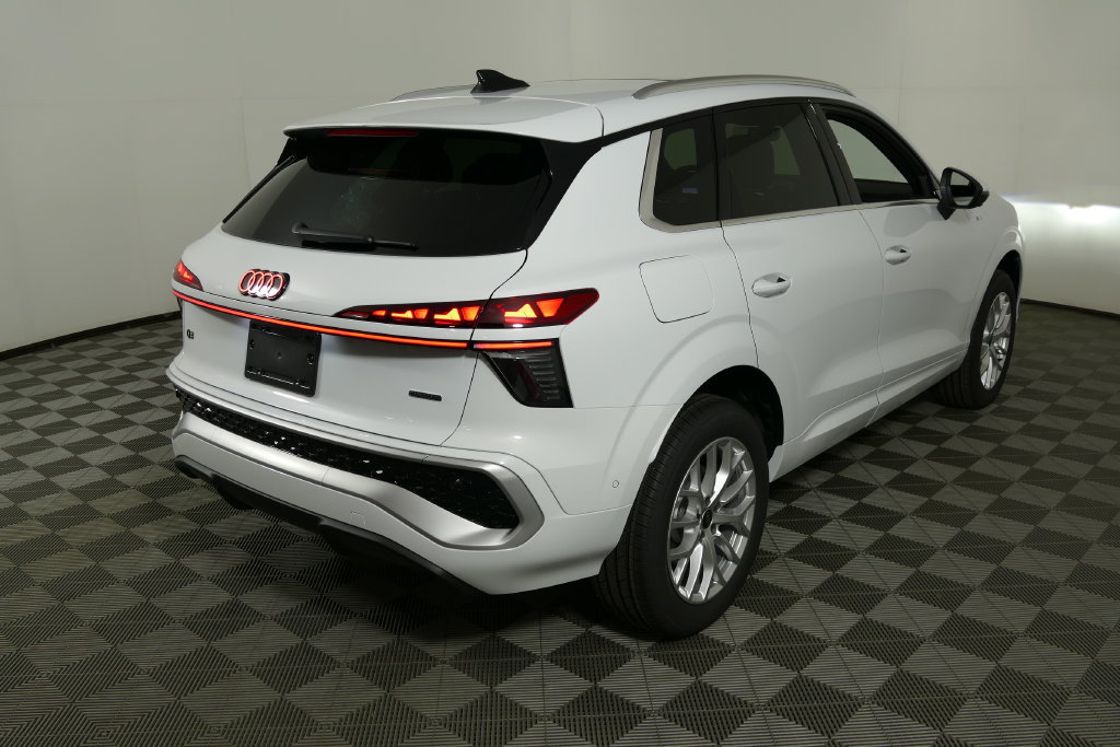 New 2026 Audi Q3 quattro 2.0T AWD/4WD image 3