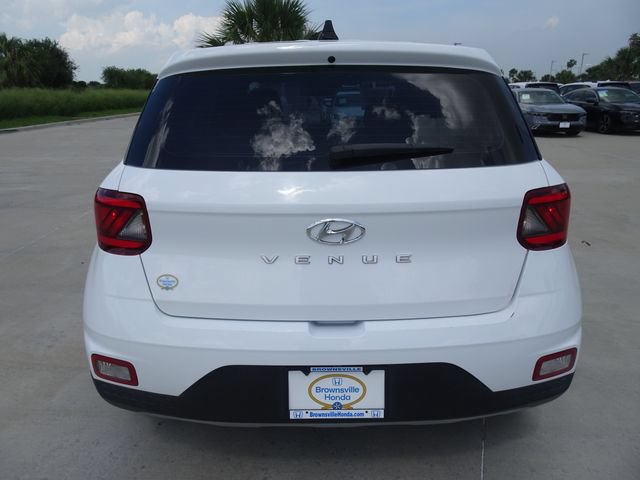 Used 2022 Hyundai Venue SE FWD image 5