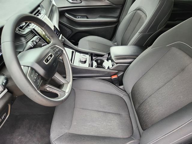 Certified 2023 Jeep Grand Cherokee Laredo AWD/4WD image 13