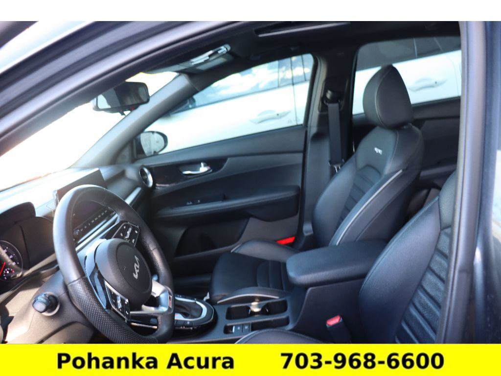 Used 2023 Kia Forte GT-Line w/ GT-Line Premium Package image 23