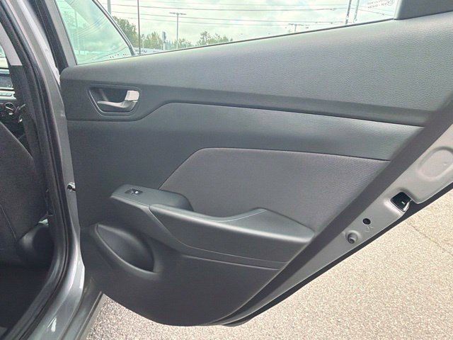 Used 2022 Hyundai Accent SE FWD image 11
