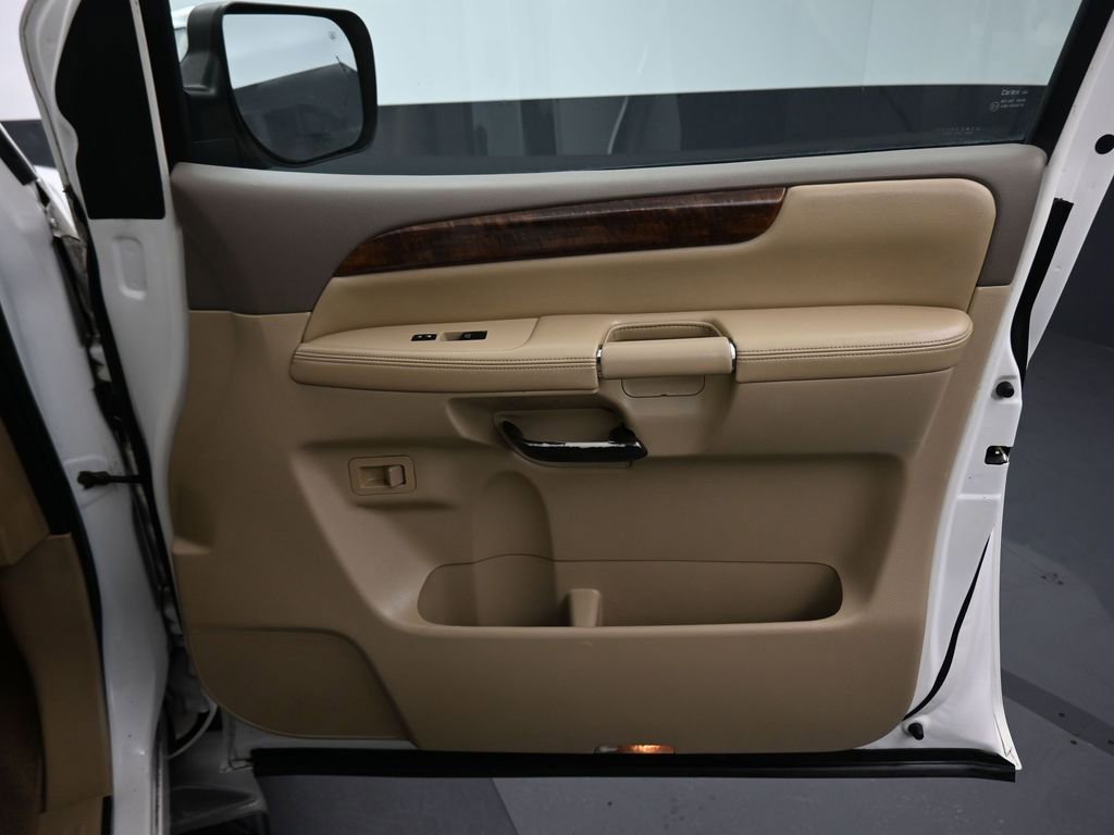Used 2011 Nissan Armada Platinum w/ 2nd Row Captain Seat Pkg image 47
