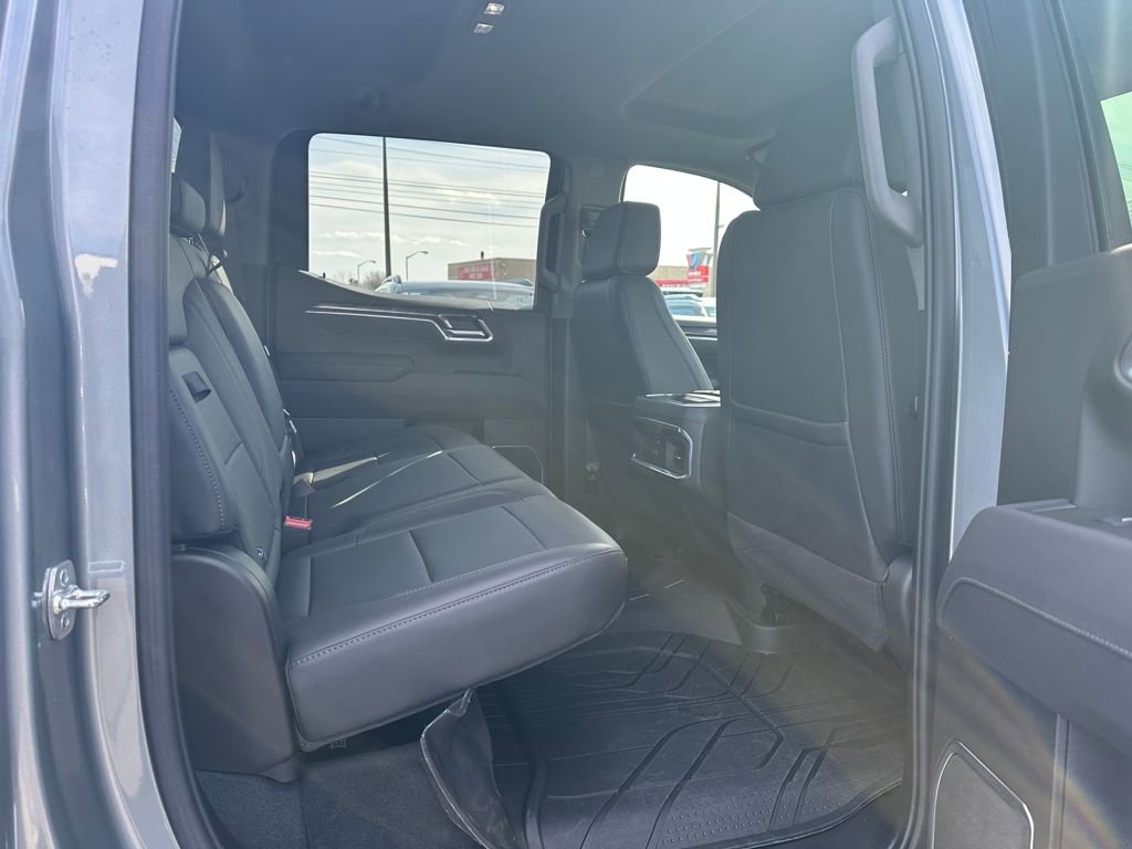 Used 2025 Chevrolet Silverado 1500 LTZ image 12