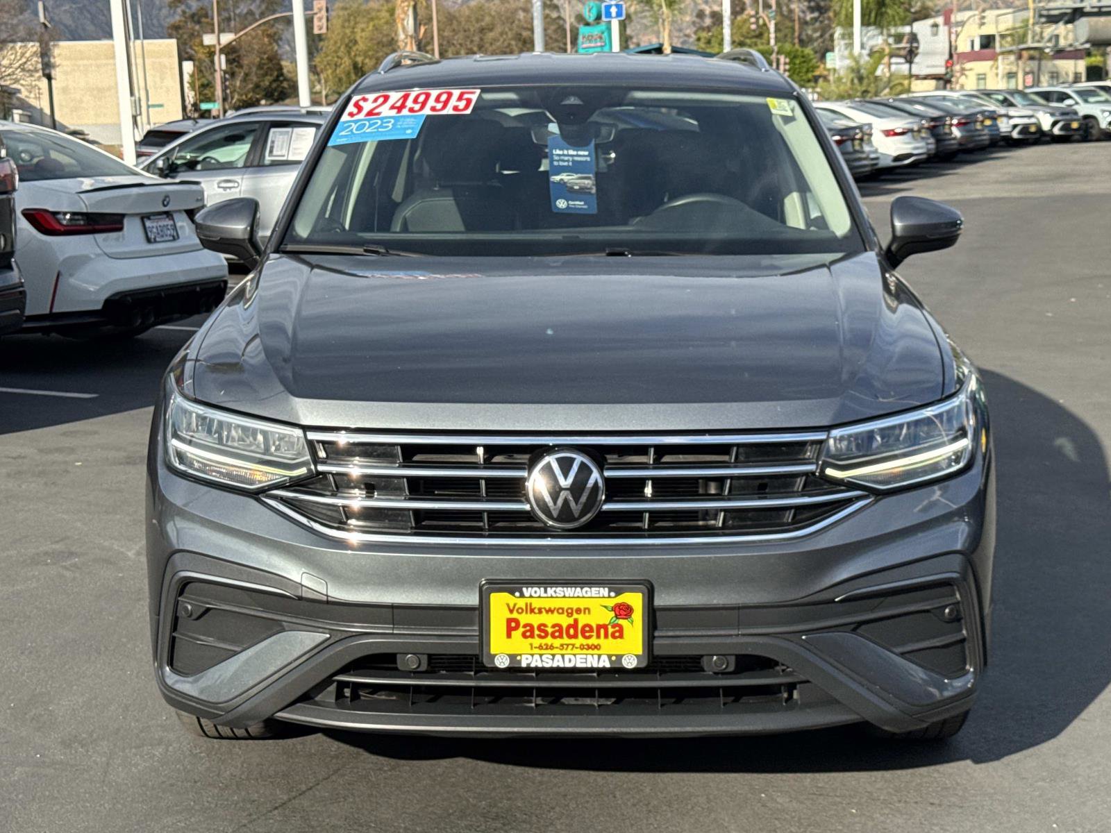 Certified 2023 Volkswagen Tiguan SE image 2