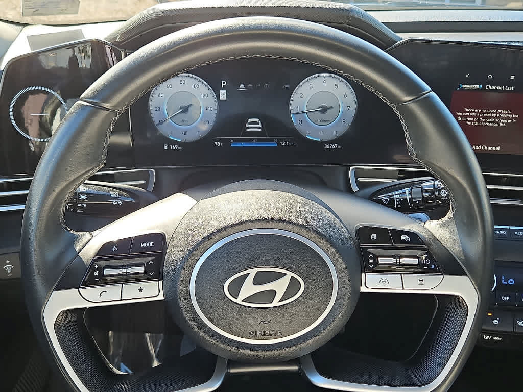 Used 2025 Hyundai Elantra Limited FWD image 19