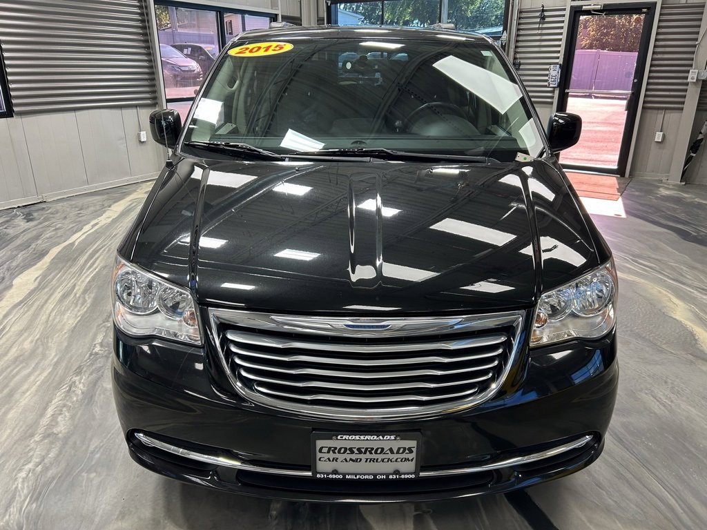 Used 2015 Chrysler Town & Country Touring image 34