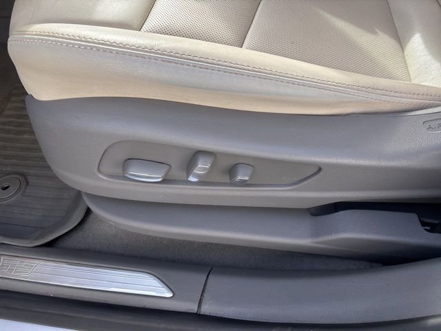 Used 2020 Cadillac XT5 Premium Luxury w/ LPO, Floor Liner Package image 11