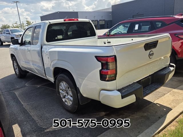Used 2023 Nissan Frontier SV RWD image 2