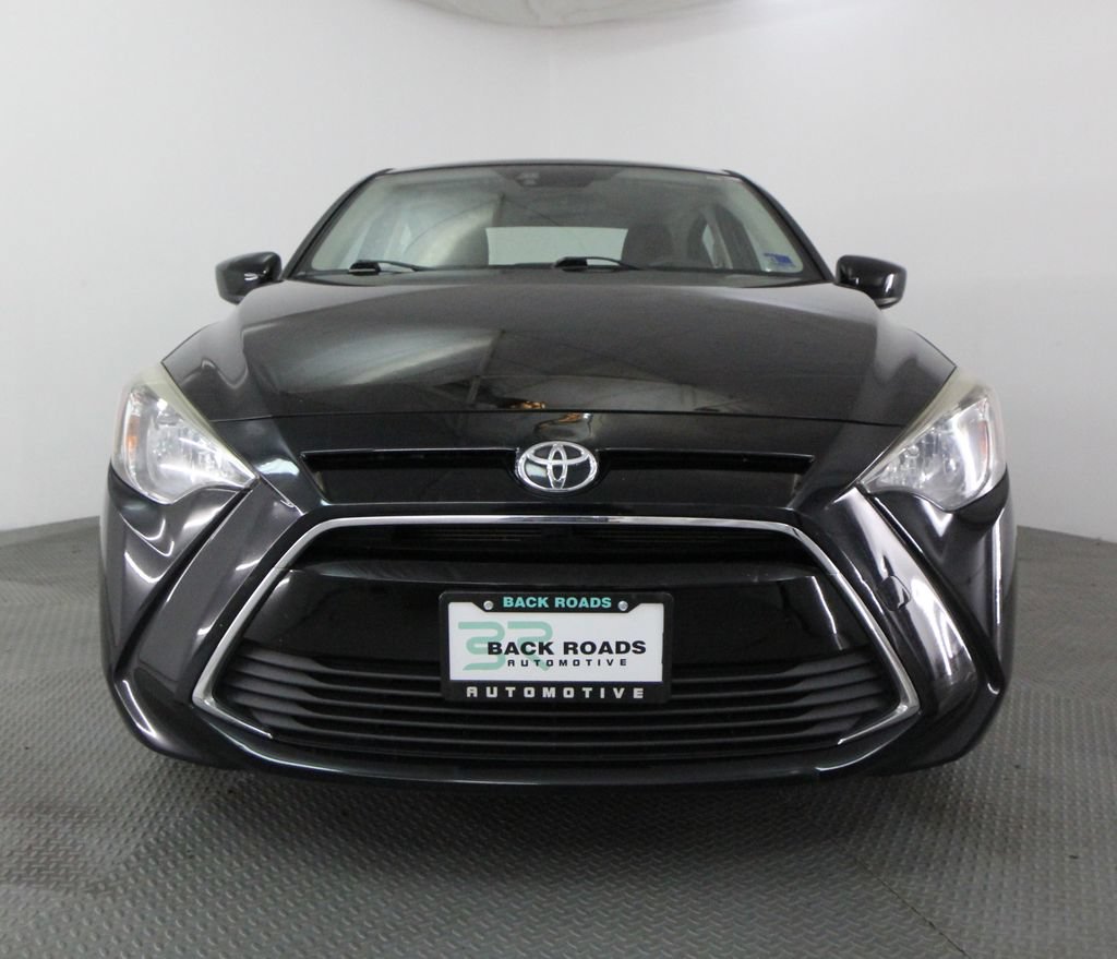 Used 2018 Toyota Yaris iA FWD image 2