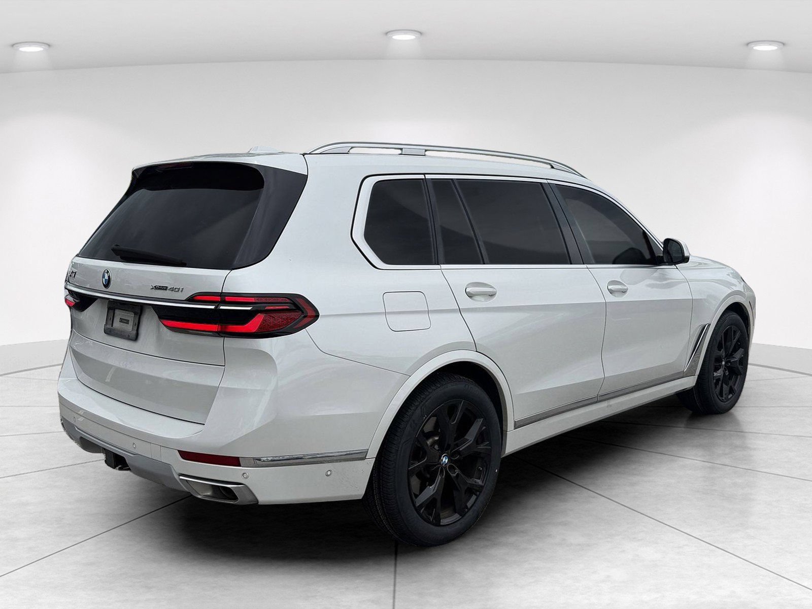 Certified 2024 BMW X7 xDrive40i w/ Executive Package AWD/4WD image 4