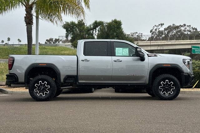 Used 2025 GMC Sierra 2500 AT4X image 4