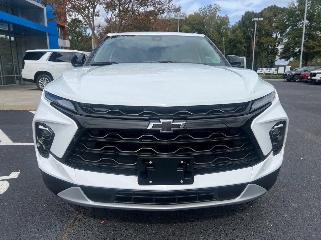 New 2025 Chevrolet Blazer LT w/ Midnight/Sport Edition image 3