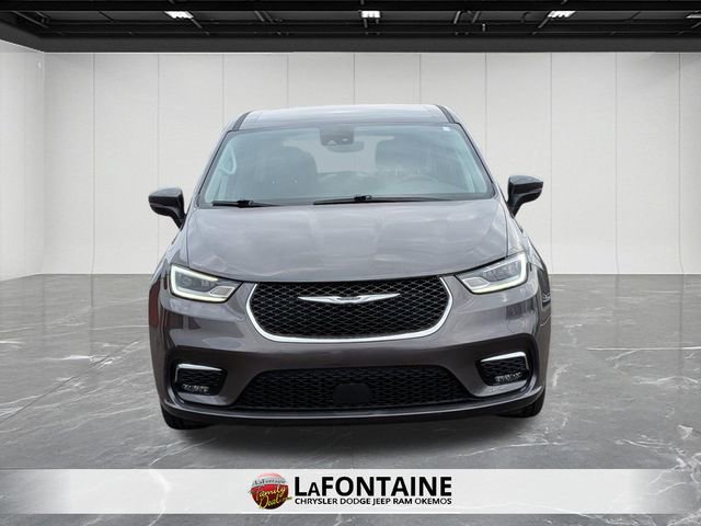 Used 2023 Chrysler Pacifica Touring-L image 2